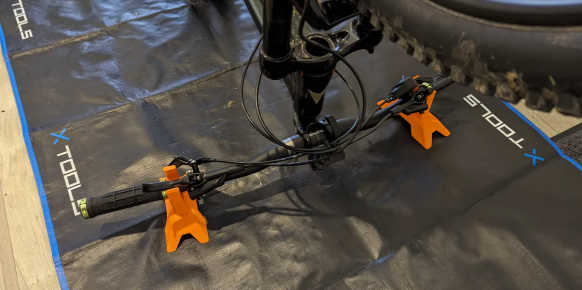 Bicycle handlebar stand