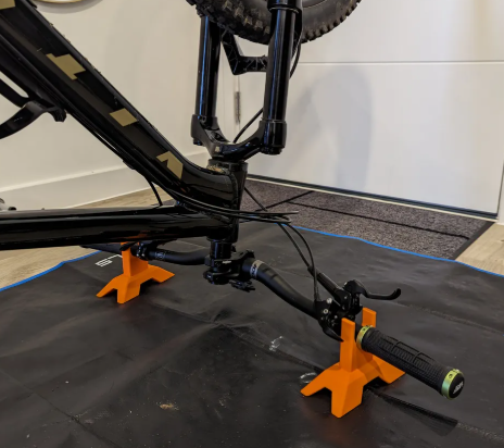 Bicycle handlebar stand